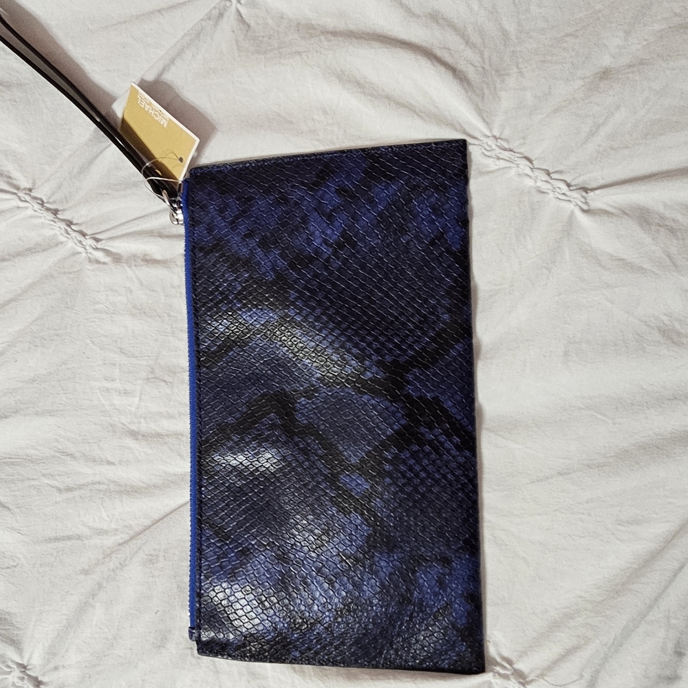Blue snakeskin print MK wristlet! - Picture 3 of 5